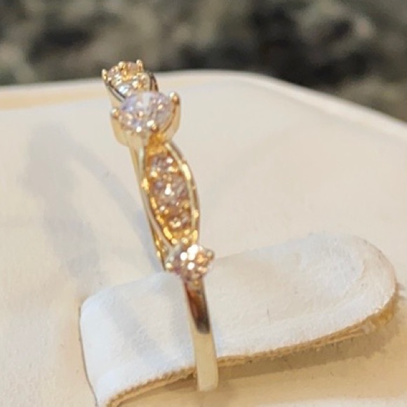 New 14K Gold CZ Wedding Band Promise Ring - Picture 14 of 15